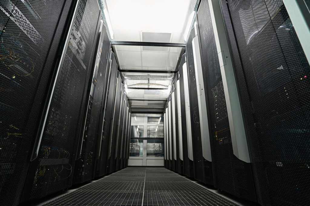 Server-Gang in einem Rechenzentrum